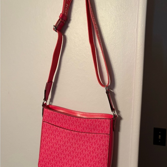 Michael Kors Pink Crossbody Bag purse jet set NWT - Picture 4 of 6